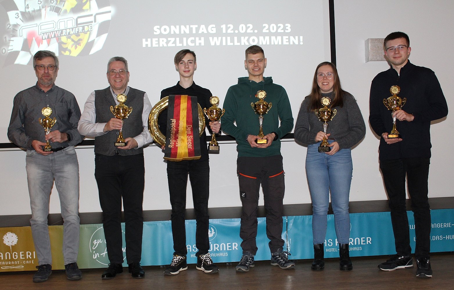 Geehrte des MSC Röthenbach
nicht im Bild Jonah Heid und Christina Kiesl - Meisterschaftsfeier des 43. Regionalpokals Mittelfranken